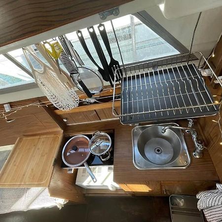 Beautiful 70S Vintage Yacht Boat In Barcelona Hotel Sant Adria de Besos Buitenkant foto