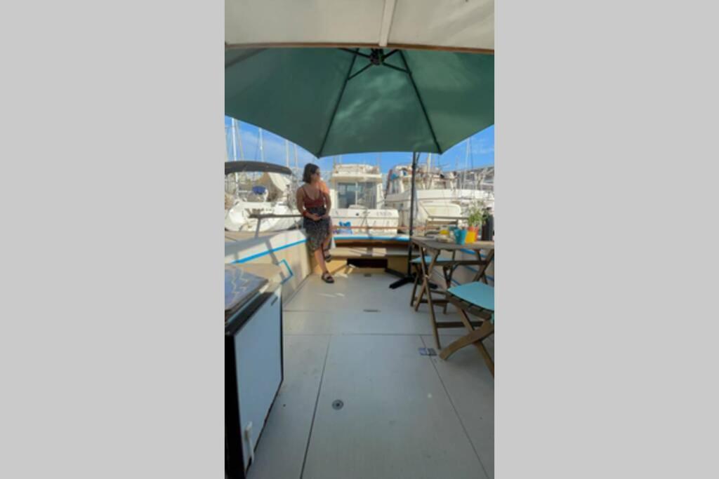 Beautiful 70S Vintage Yacht Boat In Barcelona Hotel Sant Adria de Besos Buitenkant foto