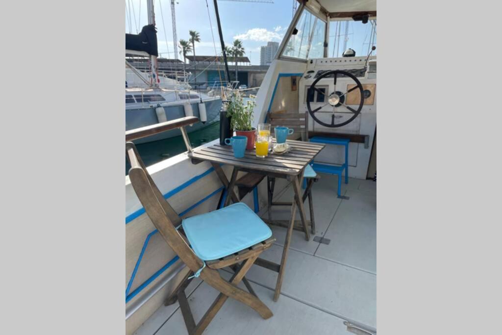 Beautiful 70S Vintage Yacht Boat In Barcelona Hotel Sant Adria de Besos Buitenkant foto