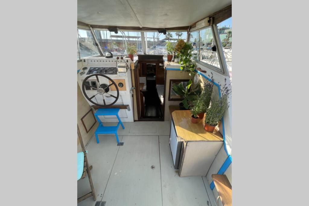 Beautiful 70S Vintage Yacht Boat In Barcelona Hotel Sant Adria de Besos Buitenkant foto