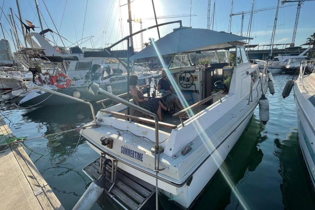 Beautiful 70S Vintage Yacht Boat In Barcelona Hotel Sant Adria de Besos Buitenkant foto